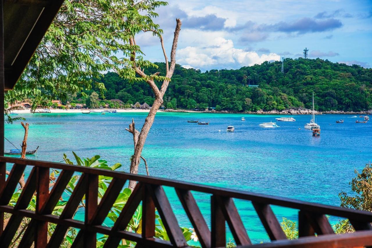 ホテル Daya Hill Seaview リペ島 エクステリア 写真