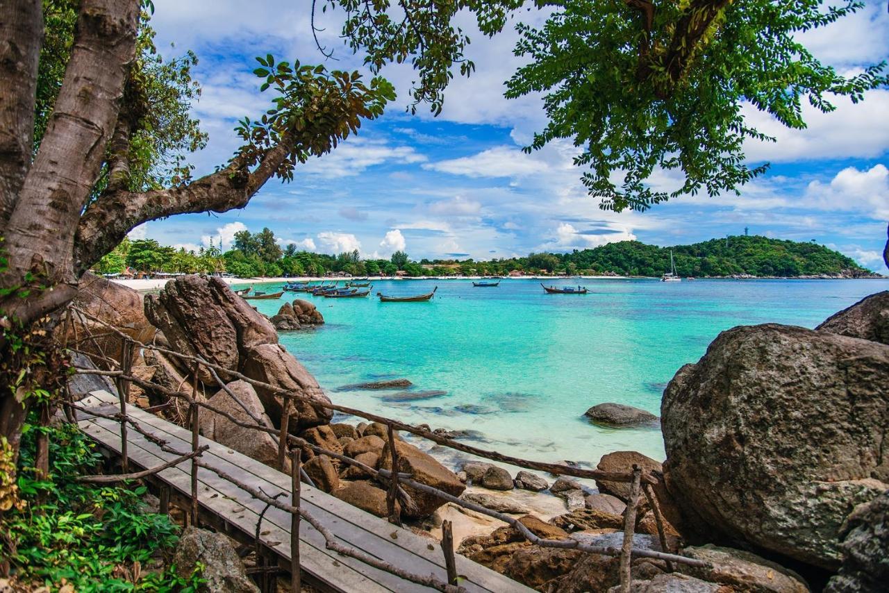 ホテル Daya Hill Seaview リペ島 エクステリア 写真