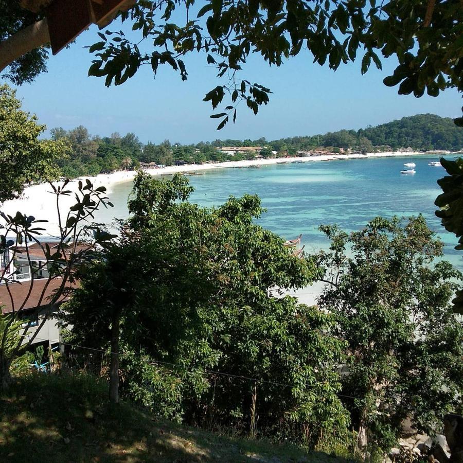ホテル Daya Hill Seaview リペ島 エクステリア 写真