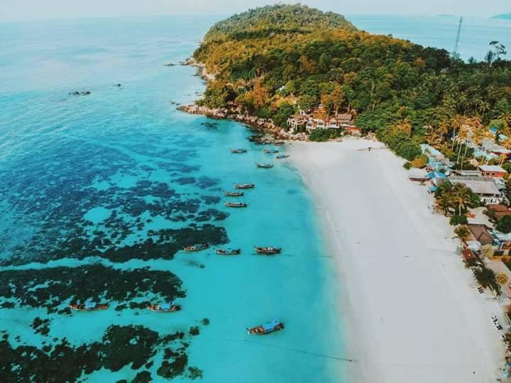 ホテル Daya Hill Seaview リペ島 エクステリア 写真